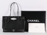 Sac cabas Chanel en cuir de python noir avec anses en chaîne