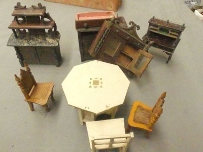 Lot de meubles pour poupée mignonette - buffet.