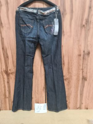 Lot de 66 jeans femme ? Coupe vase (bootcut) denim brut