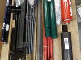 de nombreux types d'outils différents posés sur une palette
