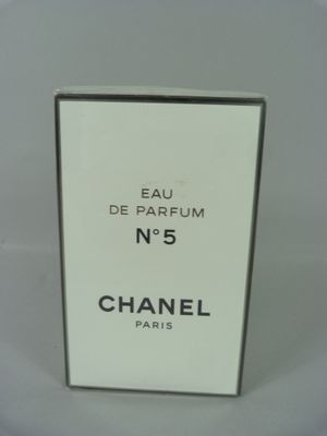 Parfum Chanel Eau de Parfum n° 5 dans un coffret blanc