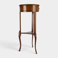 Petite table guéridon tripode formant bout de canapé, en pla… (photo 3)