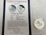 un gros plan sur une feuille de papier sur laquelle figure un certificat