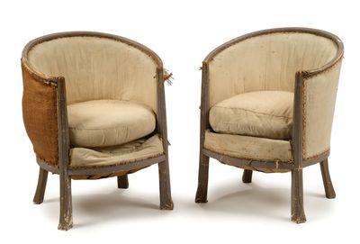 paire de fauteuils rembourrés avec coussins rembourrés