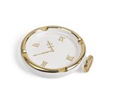 une image représentant une montre de poche blanche et dorée avec des chiffres romains