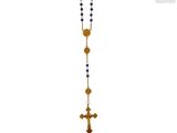 un chapelet orné d'une croix en or et de perles bleues sur fond blanc