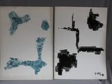 deux œuvres d'art exposées sur une table