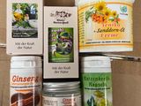 de nombreux types de produits de soins de la peau sur une table