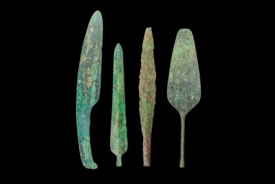 Collection DE Lames EN Bronze DE L'ÂGE DU Bronze