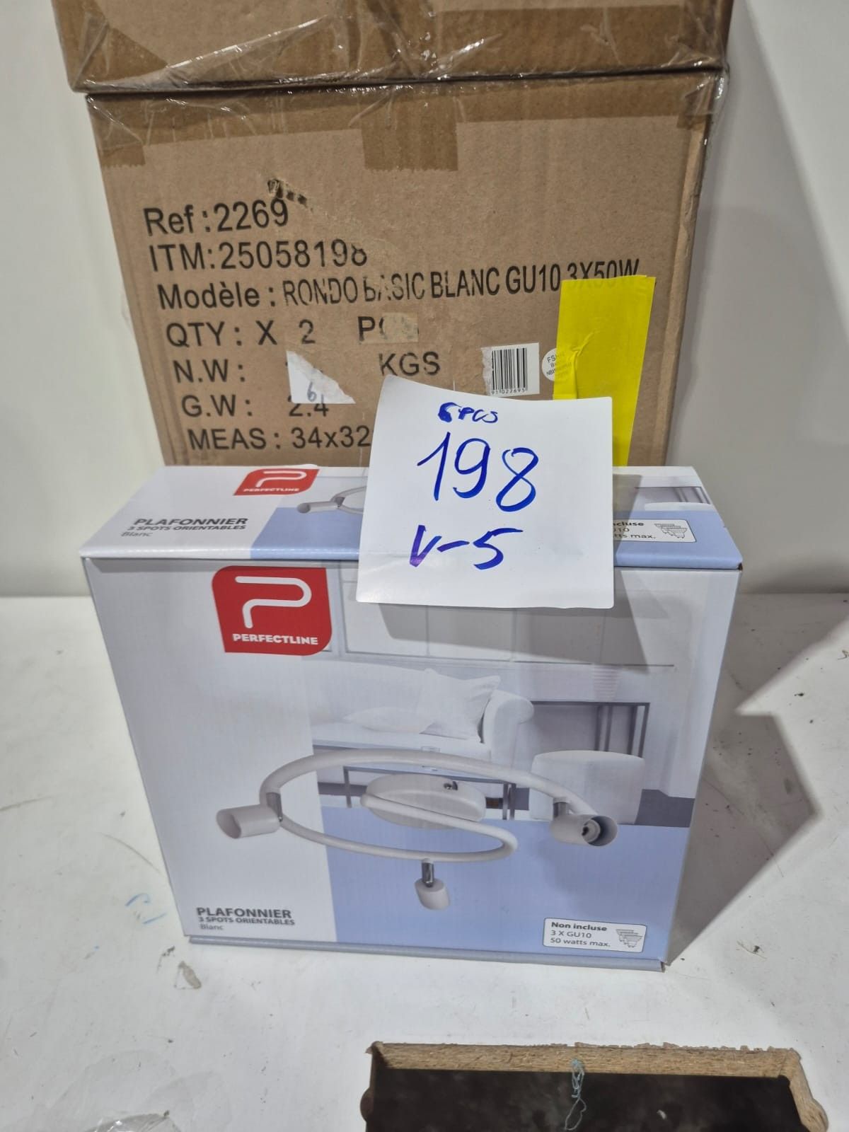 Lot de 6 plafonniers à 3 spots orientables Perfectline, modè…