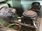 une image représentant une machine en train de travailler sur un équipement industriel