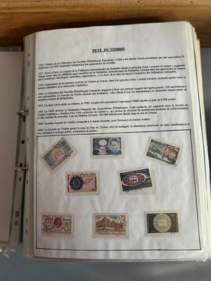 Un classeur sur la thématique "Fête du timbre" de 2002 à 201…