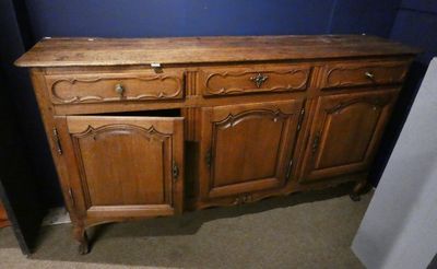 Meuble: dresse en chêne 3 portes Louis XV fin18eS H: 120x215…