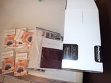 beaucoup d'objets qui traînent sur le comptoir