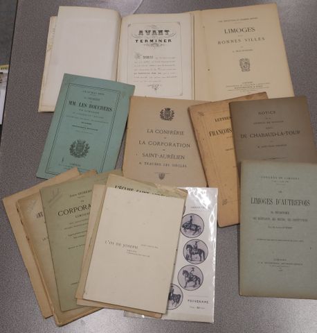 Livres régionalistes dont brochure sur la corporation des boucher...