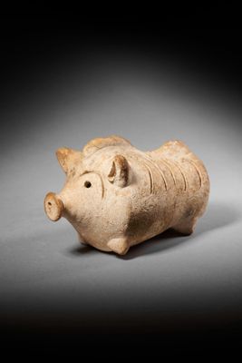 figurine in the form of a pig