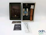 une image représentant une boîte contenant une montre