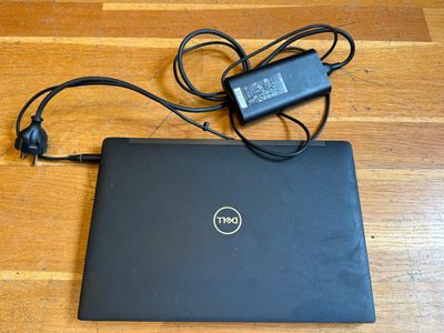 Ordinateur portable Dell Inspiron avec chargeur et adaptateur