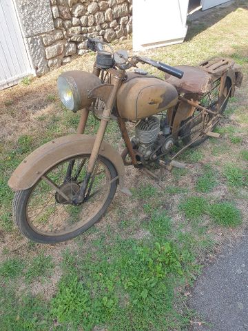 Moto Hirondelle Type E 125cm3. Immatriculée FK-124-HG, 1ère mise ...
