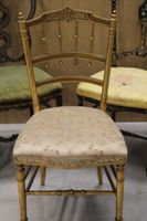 Lot de quatre chaises charivari : trois en bois noirci, incr… (photo 4)