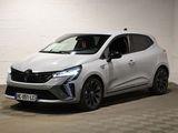 la voiture blanche est garée dans un garage dont le sol est recouvert de carreaux