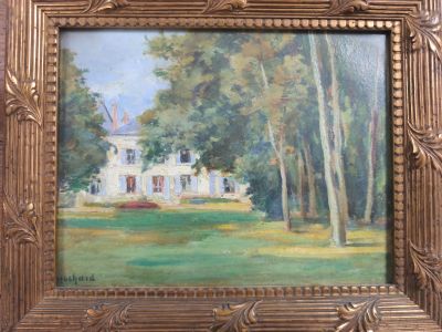 une peinture à l'huile représentant une maison blanche dans un champ bordé d'arbres