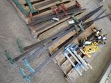 a pile of tools that are on a pallet