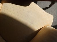 Paire de fauteuils confortables dits "crapauds" garniture de… (photo 2)