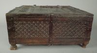 PAKISTAN, fin XIXème siècle. Coffre en bois richement sculpt… (photo 5)