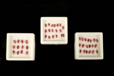 RUBIS. Lot de rubis en taille navette totalisant 5.35 carats…