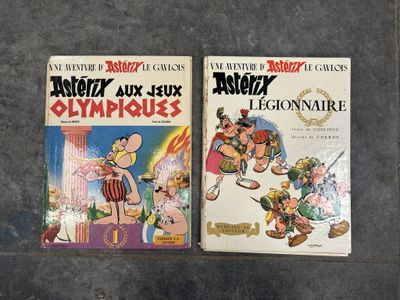 deux livres posés sur une table