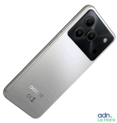 une image montrant un gros plan d'un téléphone portable équipé d'un appareil photo