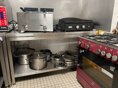 Table desserte inox à tablette d’entrejambe. - Photo 1