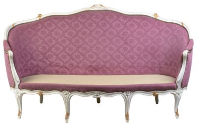 Canapé en bois laqué et doré de forme corbeille à traverse h…