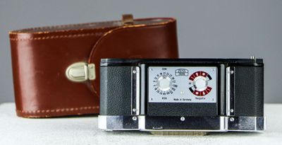 ZEIS IKON. Magasin interchangeable dans son étui