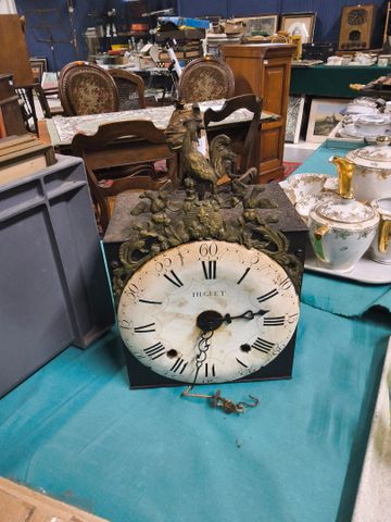 Pendule mouvement au coq, marque Huquet. Incomplet