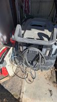 A l'extérieur : Autolaveuse KARCHER Professional modèle HDS7… (photo 2)