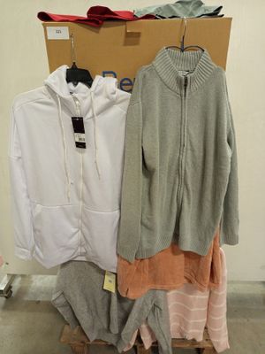 Lot de 120 pièces de textiles 100% marques pour hommes et fe…