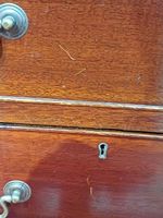 Chiffonier en bois naturel, à cinq tiroirs en façade, pose s… (photo 3)