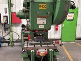 a machine that is sitting in a garage