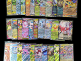 de nombreux types de cartes Pokémon présentées sur un fond noir