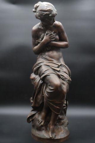 Mathurin MOREAU (1822-1912) - « Jeune femme nue au drapé ». Bronz...