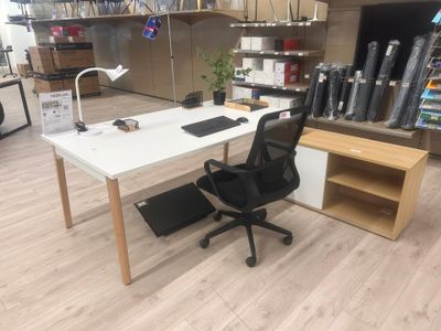 lot de mobilier comprenant : - Photo 1