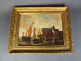 une peinture à l'huile représentant des bateaux dans un port avec des bâtiments à l'arrière-plan