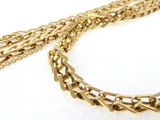 collier à chaîne plaquée or avec un fermoir et un fermoir