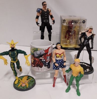 Lot figurines dc comics + 1 mug