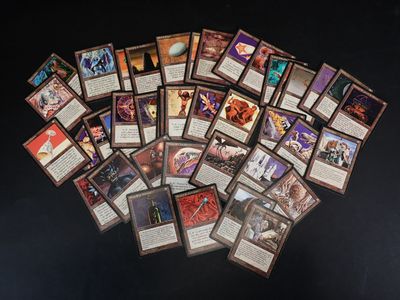 beaucoup de cartes sur la table