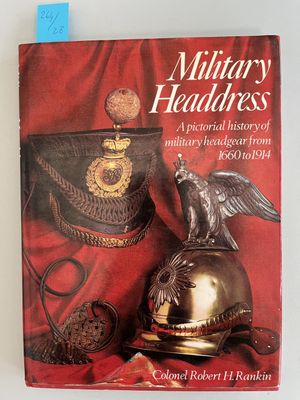 Couverture du livre « Coiffures militaires : une histoire illustrée des coiffures militaires de 1800 à 1914 »