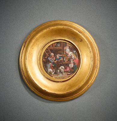 une image d'un tableau sur le mur d'une pièce