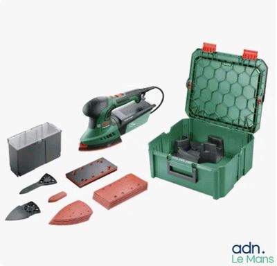 Les outils se trouvent dans la mallette et sont prêts à être rangés dans la boîte